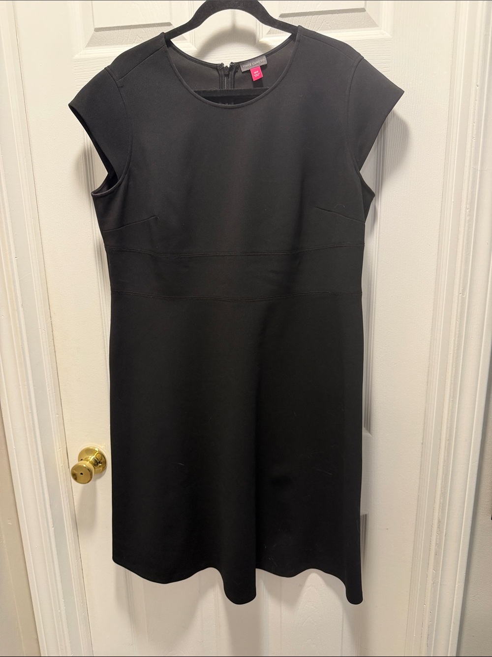 Vince Camuto 16W Black Cap-Sleeve Sheath Dress